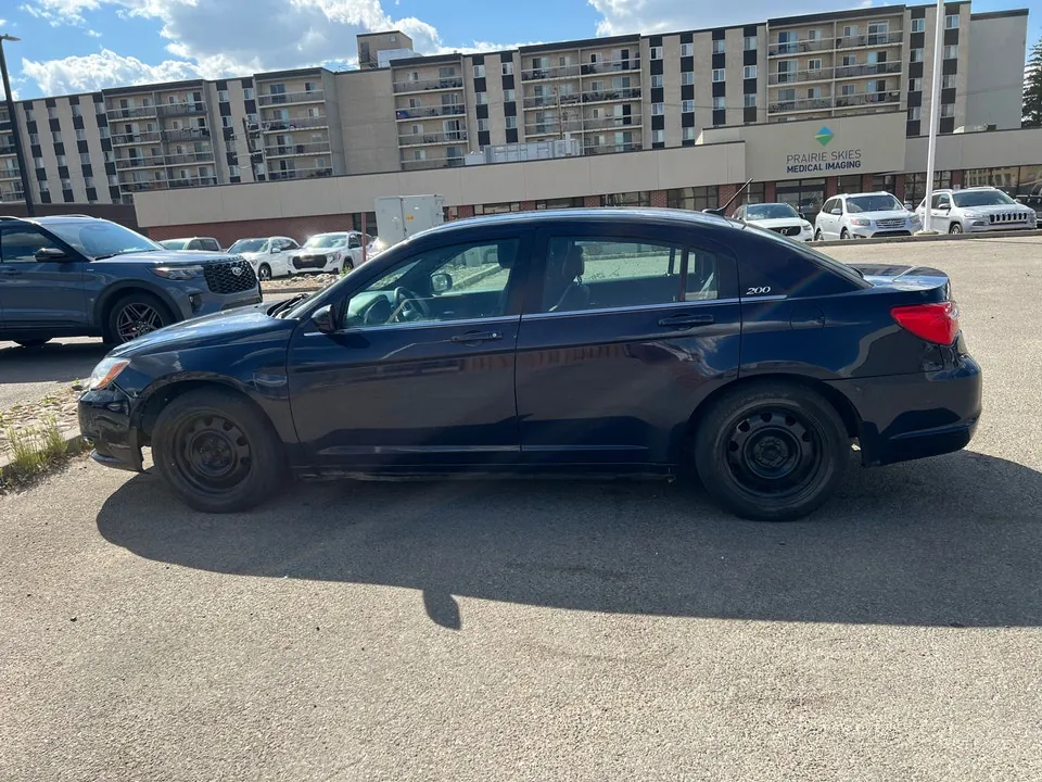 Chrysler 200 2014 photo 3