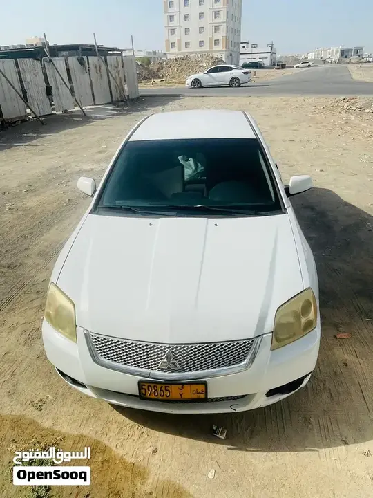 Mitsubishi Galant 2012 photo 4