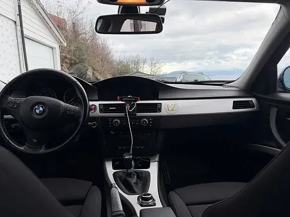BMW 318D 2008 photo 3