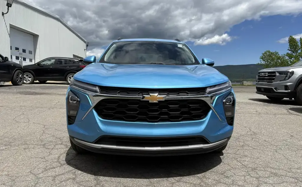 Chevrolet Trax 2026 photo 2