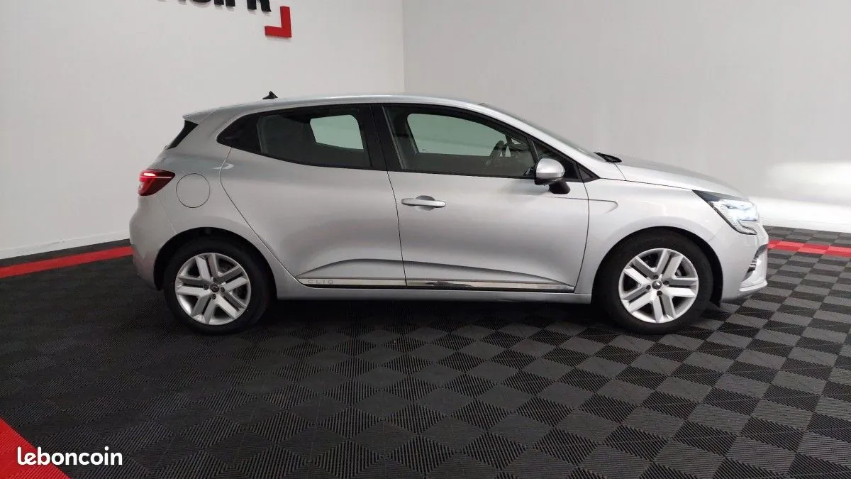 Renault Clio 2022 photo 3