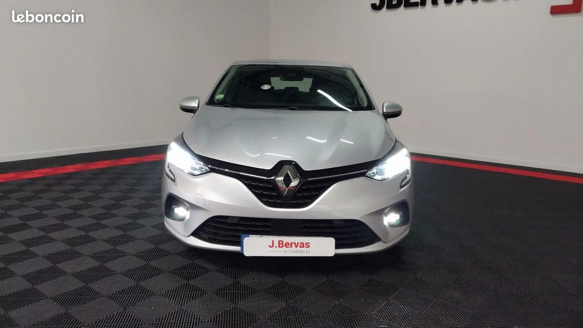 Renault Clio 2022 photo 2