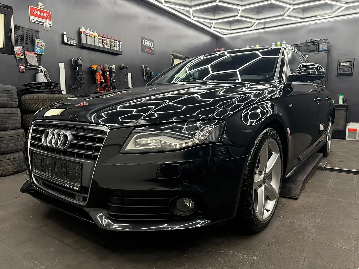 Audi A4 2009 photo 2