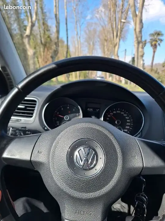 Volkswagen Golf 2011 photo 3