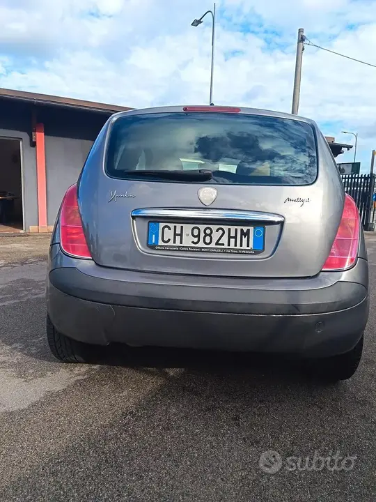 Lancia Ypsilon 2004 photo 2
