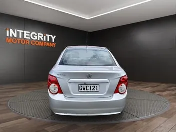 Holden Barina 2013 photo 4