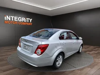 Holden Barina 2013 photo 5