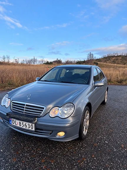 Mercedes-Benz C200 D 2006 photo 4