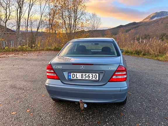 Mercedes-Benz C200 D 2006 photo 3