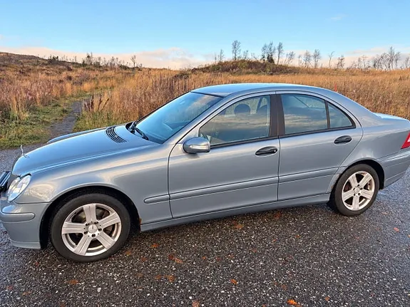 Mercedes-Benz C200 D 2006 photo 2