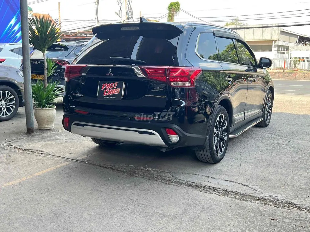 Mitsubishi Outlander 2021 photo 2
