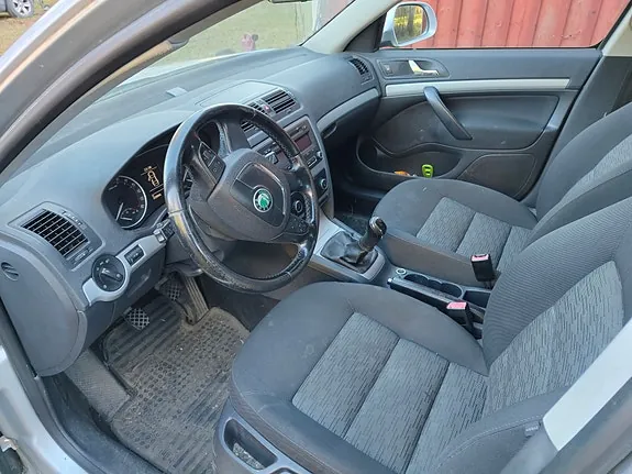 Skoda Octavia 2012 photo 4