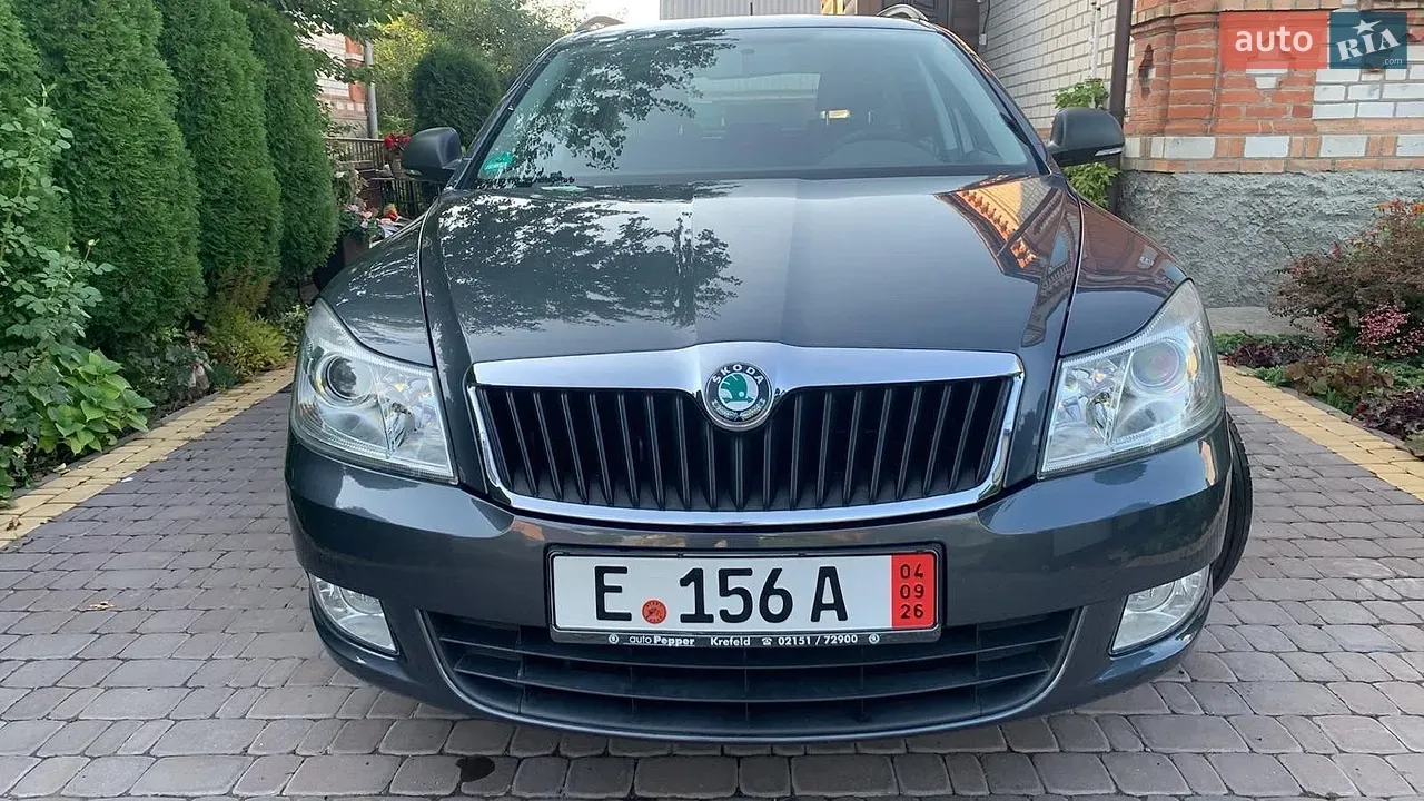 Skoda Octavia 2011 photo 2