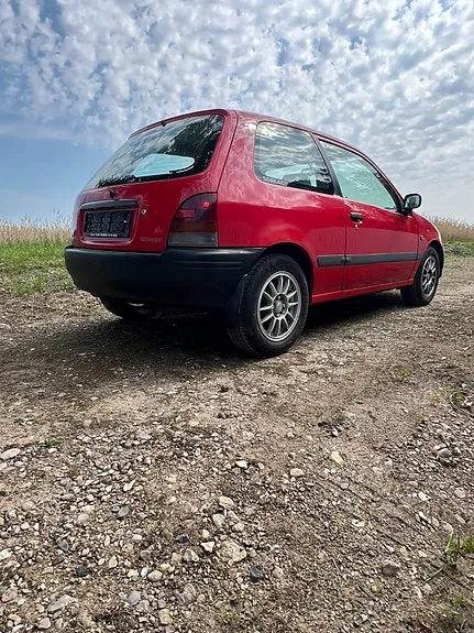 Toyota Starlet 1997 photo 3