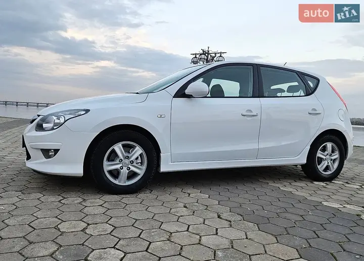 Hyundai I30 2011 photo 3