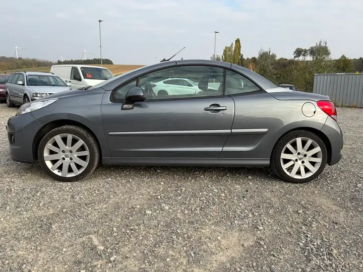 Peugeot 207 2010 photo 3