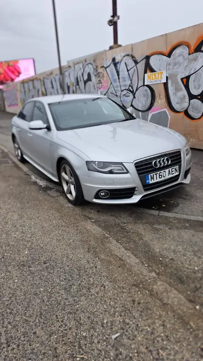 Audi A4 2010 photo 2
