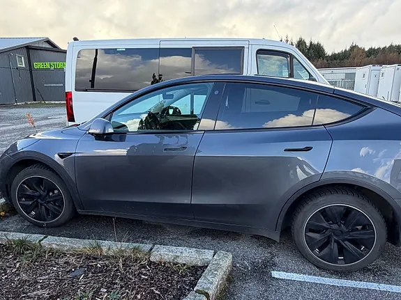 Tesla Model Y 2022 photo 3