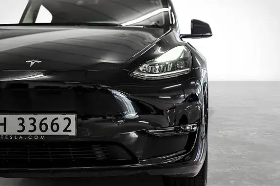 Tesla Model Y 2024 photo 2