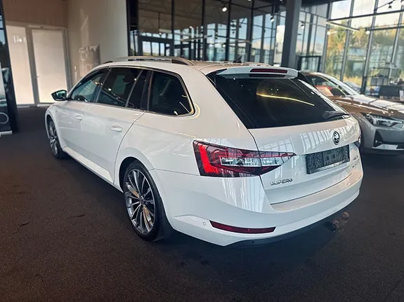 Skoda Superb 2017 photo 5