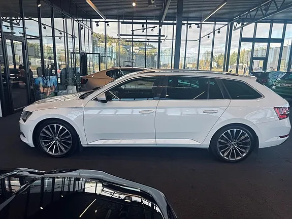 Skoda Superb 2017 photo 4