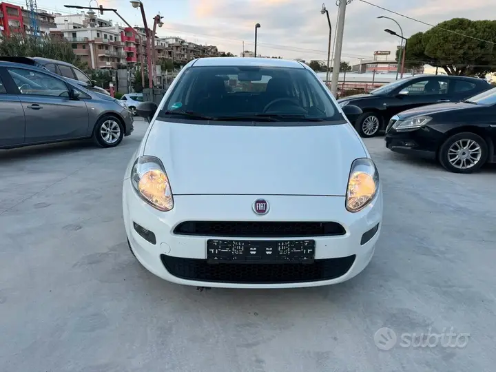 Fiat Punto 2018 photo 2