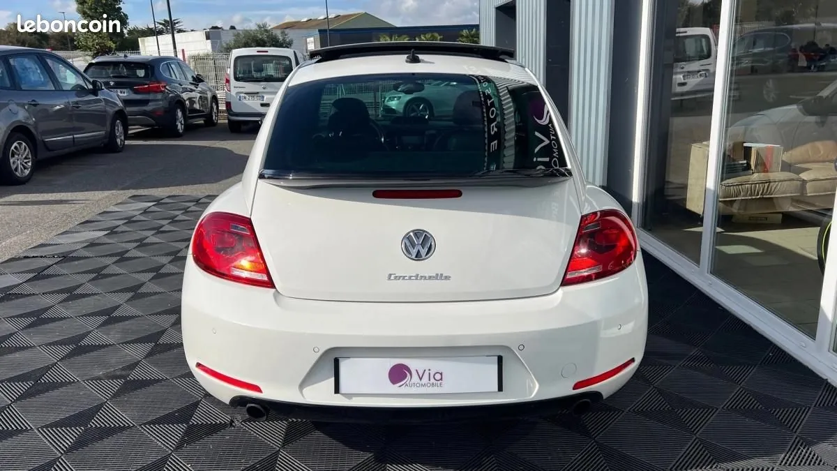 Volkswagen New Beetle 2012 photo 5