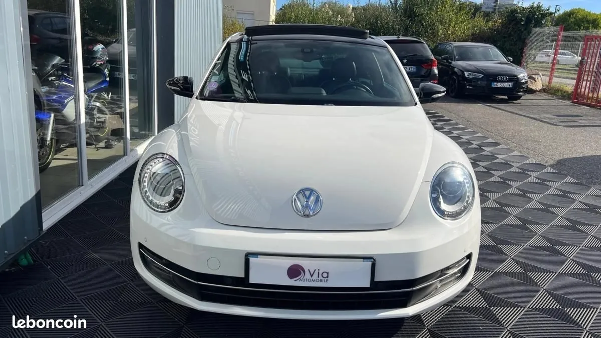 Volkswagen New Beetle 2012 photo 2