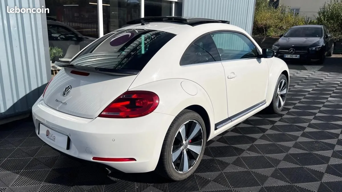 Volkswagen New Beetle 2012 photo 4