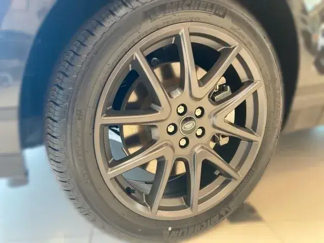 Land Rover Range Rover Velar 2026 photo 3