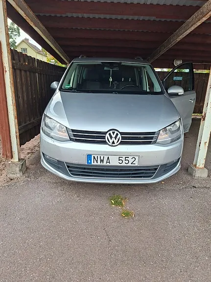 Volkswagen Sharan 2013 photo 2