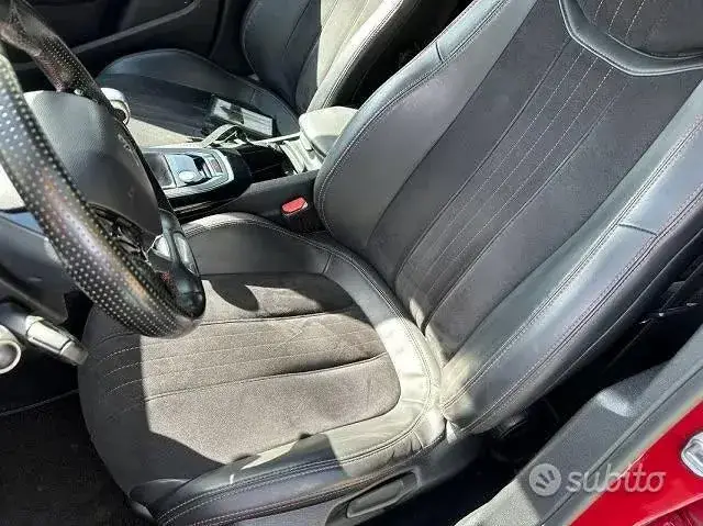 Peugeot 308 2015 photo 4