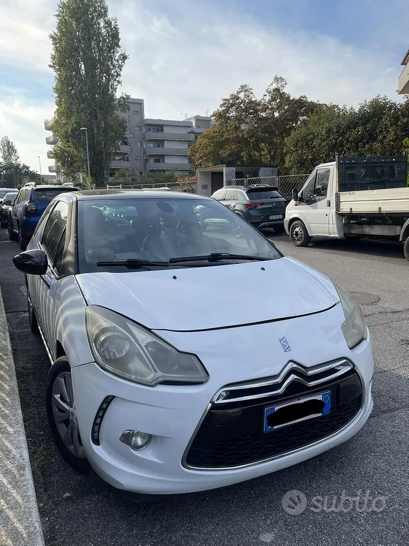 DS Automobiles 3 2011 photo 4