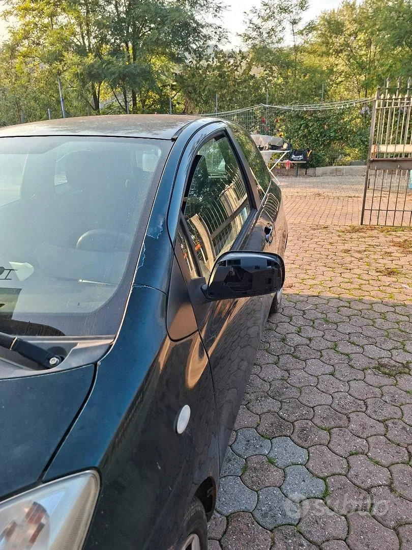 Toyota Yaris 2006 photo 3