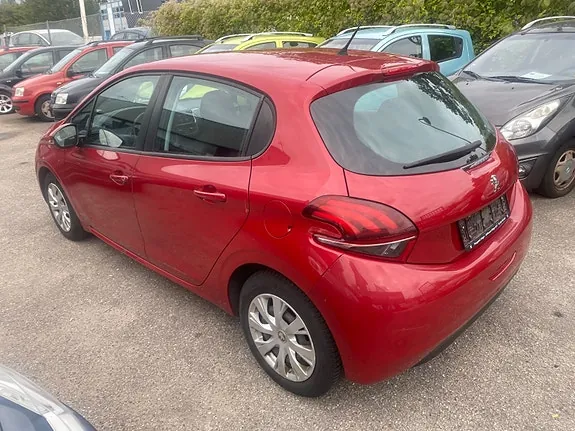 Peugeot 208 2016 photo 3