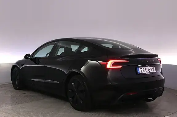 Tesla Model 3 2024 photo 4