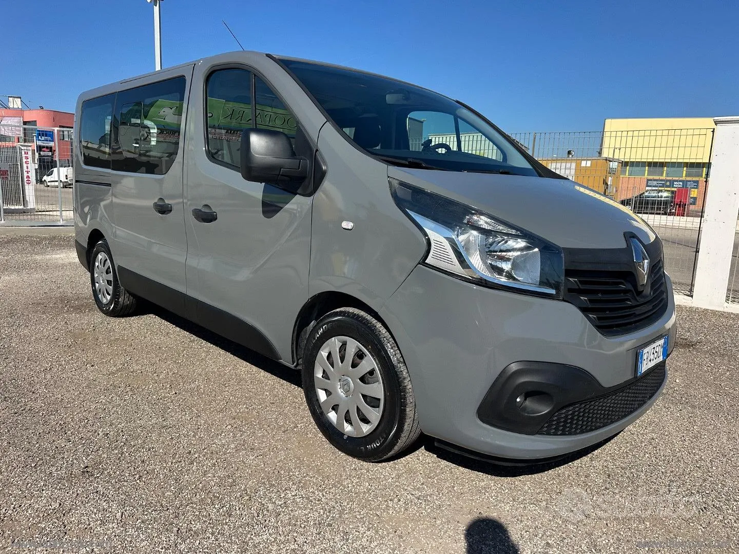 Renault Trafic 2016 photo 3