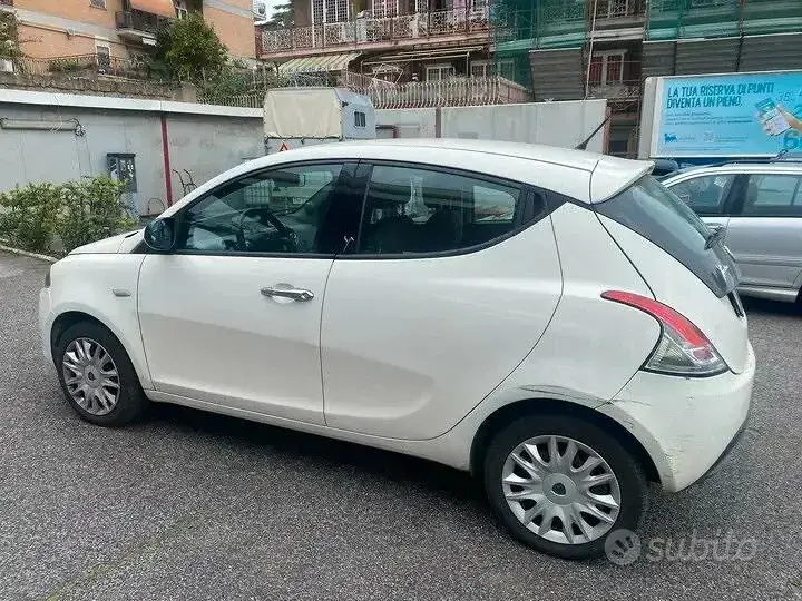Lancia Ypsilon 2014 photo 3