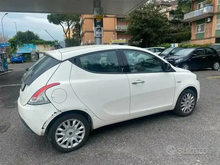 Lancia Ypsilon 2014 photo 4