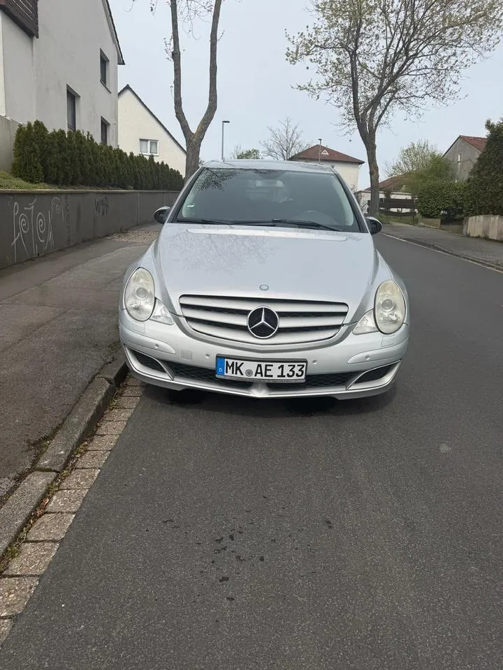 Mercedes-Benz R320