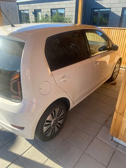 Volkswagen Up 2018 photo 2