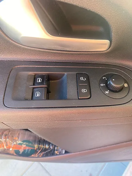 Volkswagen Up 2018 photo 5