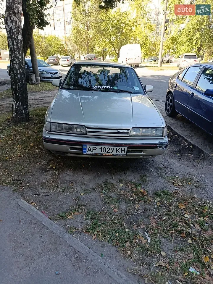 Mazda 626 1987 photo 2
