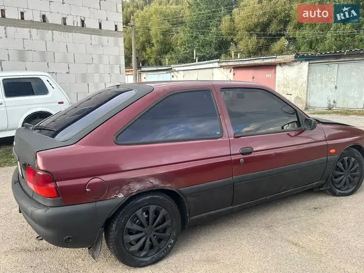 Ford Escort 1995 photo 5
