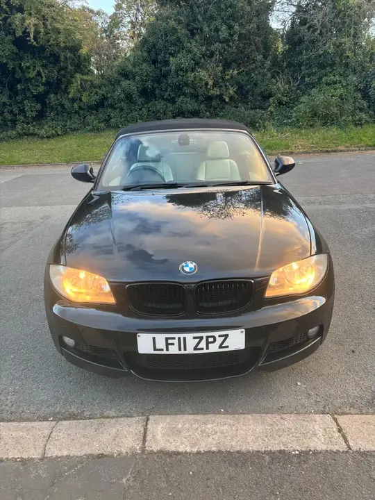 BMW 1 Series Cabriolet 2011 photo 2