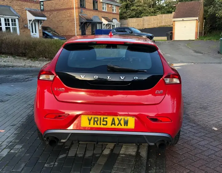 Volvo V40 2015 photo 2