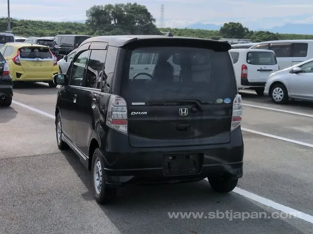 Honda Life Diva Turbo 2011 photo 3