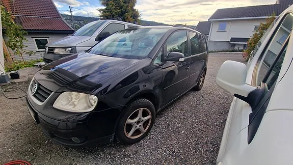 Volkswagen Touran 2006 photo 2