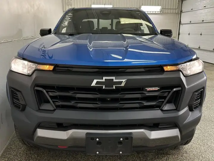 Chevrolet Colorado 2023 photo 2