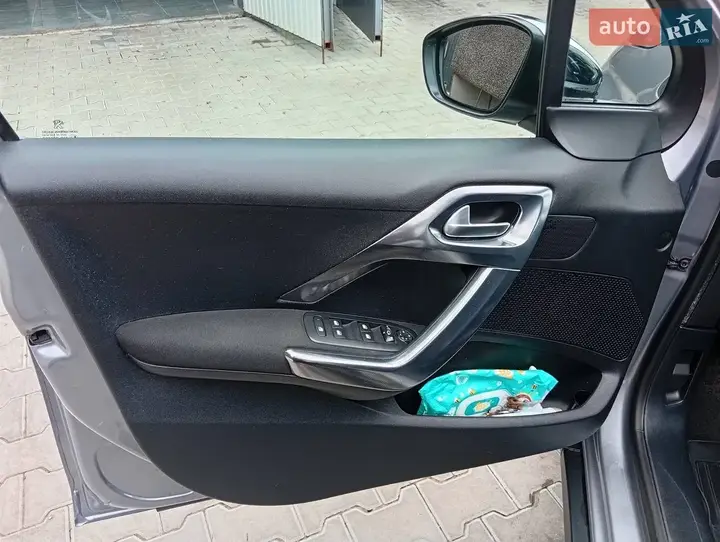 Peugeot 2008 2017 photo 5